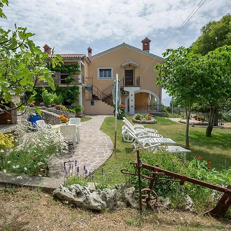 Lovely In With House Sea View Apartment *
