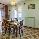 2 Bedroom Gorgeous In *