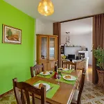2 Bedroom Gorgeous In Koromačno