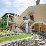 2 Bedroom Gorgeous In דירה *