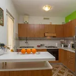 2 Bedroom Gorgeous In דירה
