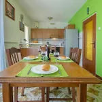 2 Bedroom Gorgeous In Koromačno