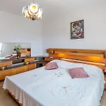 2 Bedroom Gorgeous In *