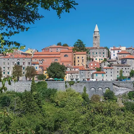 Stunning In * Koromačno