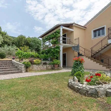 Apartament Lovely In With House Sea View Koromačno