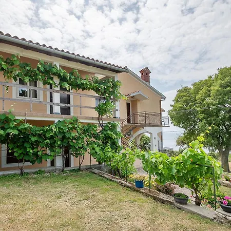 Lovely In With House Sea View Apartament *